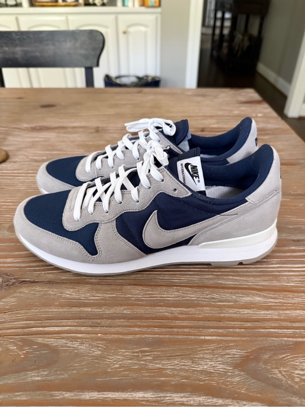 Nike Men’s Navy and Grey “retro runner” Casual Sneakers - Picture 4 of 8